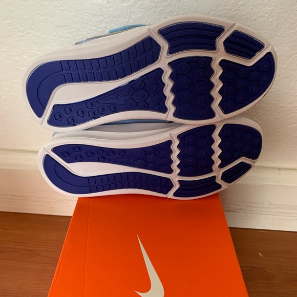 Nike toddler running sneakers - Picture 3 of 6